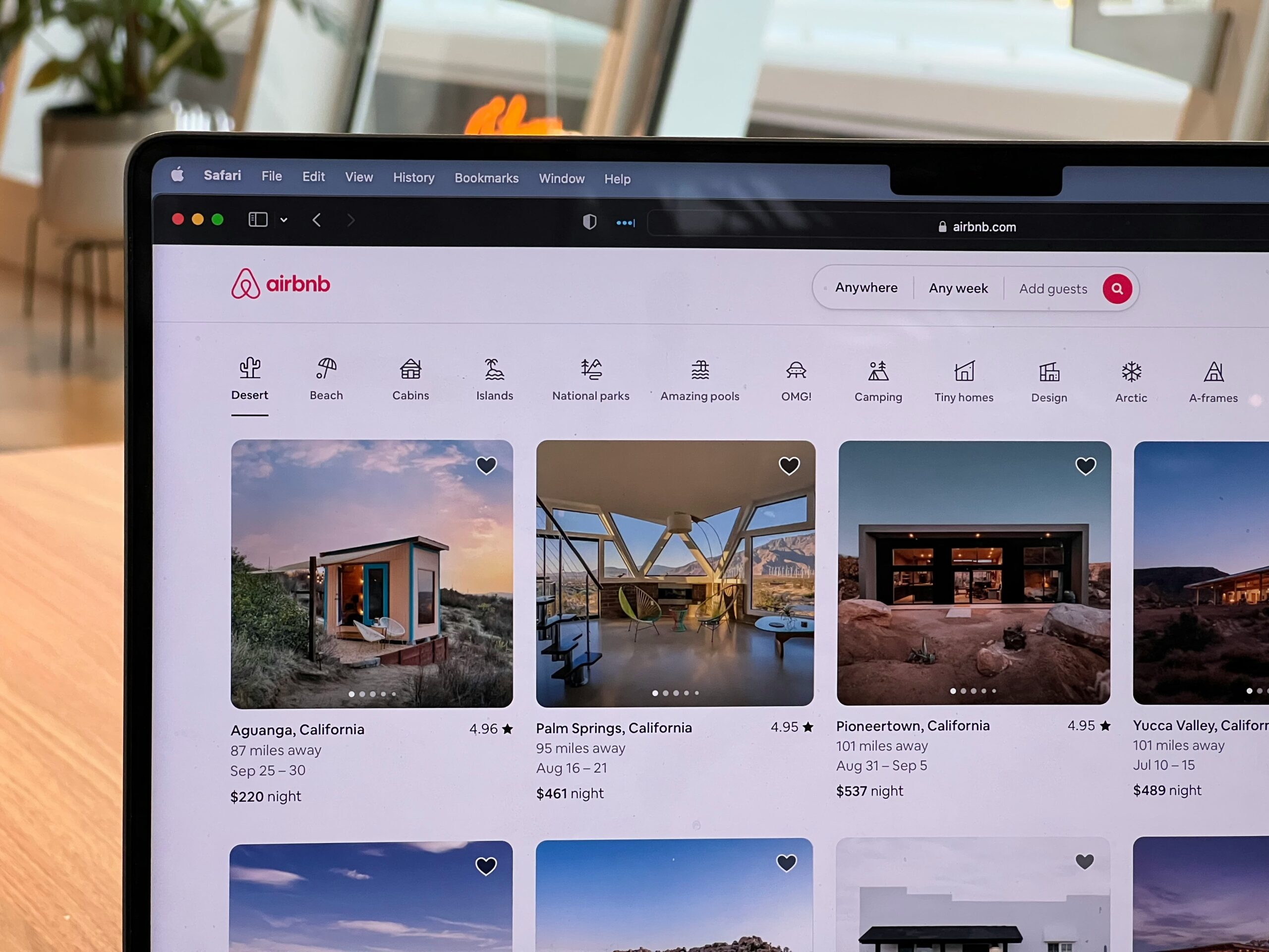 Image of the Airbnb website on a MacBook.